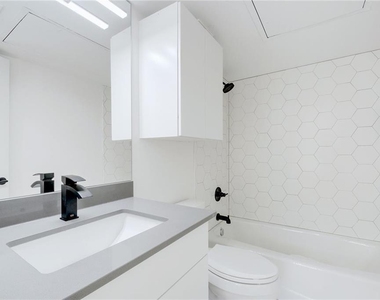 400 E 30th St - Photo Thumbnail 11