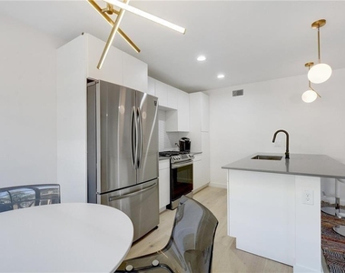 400 E 30th St - Photo Thumbnail 8