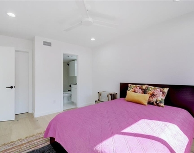 400 E 30th St - Photo Thumbnail 13