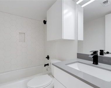 400 E 30th St - Photo Thumbnail 14