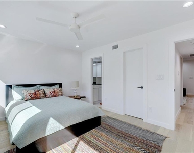 400 E 30th St - Photo Thumbnail 10