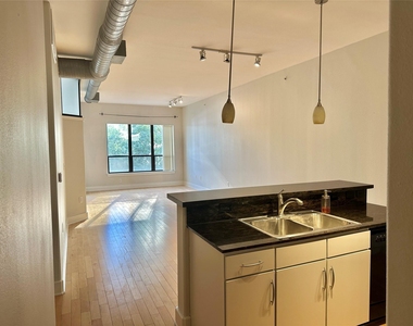 1901 Post Oak Boulevard - Photo Thumbnail 10