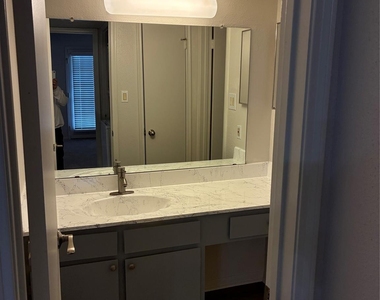 2121 Hepburn Street - Photo Thumbnail 12