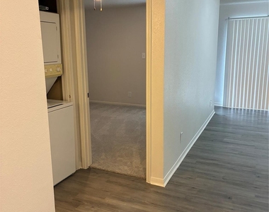 2121 Hepburn Street - Photo Thumbnail 24