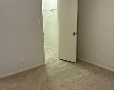 2121 Hepburn Street - Photo Thumbnail 21