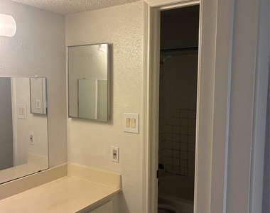 2121 Hepburn Street - Photo Thumbnail 13