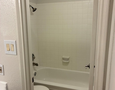 2121 Hepburn Street - Photo Thumbnail 15