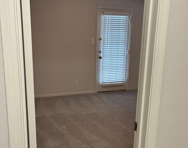 2121 Hepburn Street - Photo Thumbnail 19
