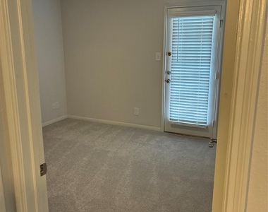 2121 Hepburn Street - Photo Thumbnail 20