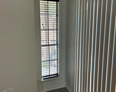 2121 Hepburn Street - Photo Thumbnail 11
