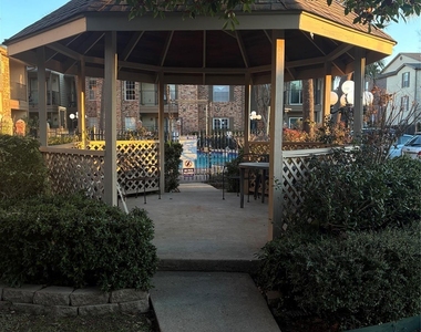 2121 Hepburn Street - Photo Thumbnail 2