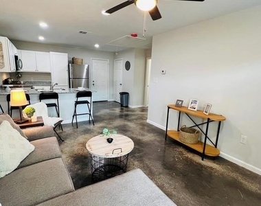 635 N Mlk Drive - Photo Thumbnail 2