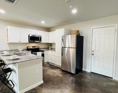 635 N Mlk Drive - Photo Thumbnail 6