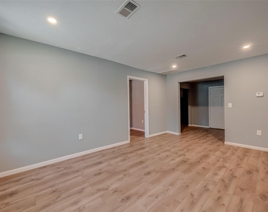 6823 Goforth Street - Photo Thumbnail 4