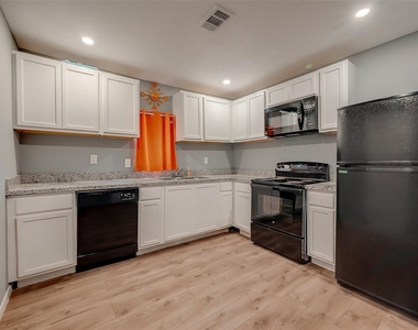 6823 Goforth Street - Photo Thumbnail 9