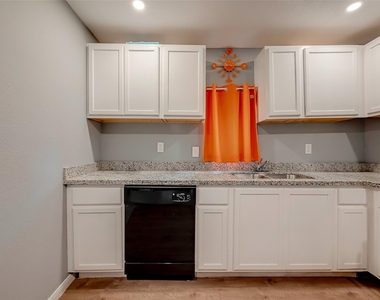 6823 Goforth Street - Photo Thumbnail 14