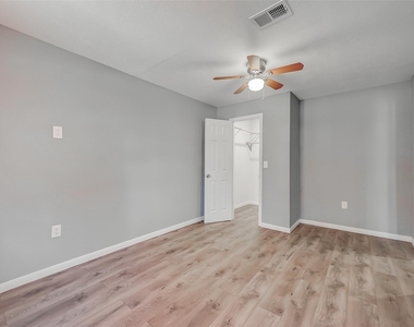 6823 Goforth Street - Photo Thumbnail 24