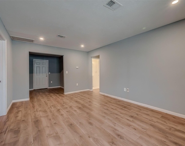 6823 Goforth Street - Photo Thumbnail 5