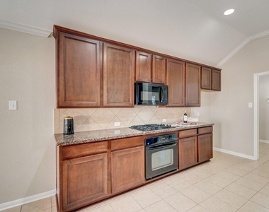 7219 Palmito Ranch Drive - Photo Thumbnail 17