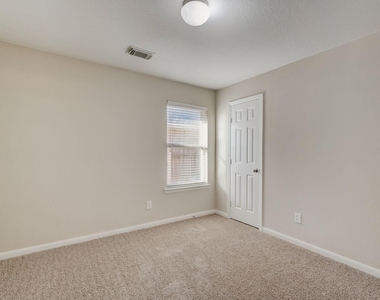 7219 Palmito Ranch Drive - Photo Thumbnail 8