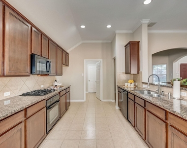 7219 Palmito Ranch Drive - Photo Thumbnail 15