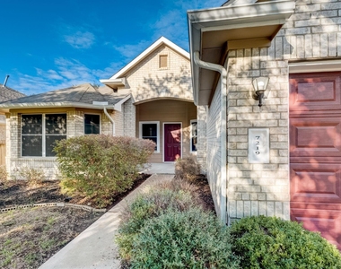 7219 Palmito Ranch Drive - Photo Thumbnail 3