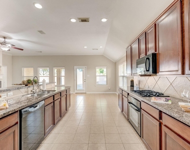 7219 Palmito Ranch Drive - Photo Thumbnail 18