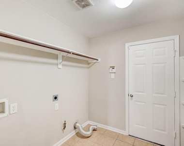 7219 Palmito Ranch Drive - Photo Thumbnail 23