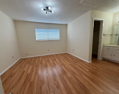 3837 Tanglewilde Street - Photo Thumbnail 8