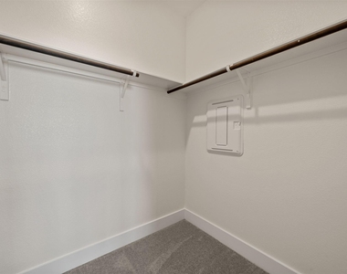 219 Pinnacle Lane - Photo Thumbnail 10