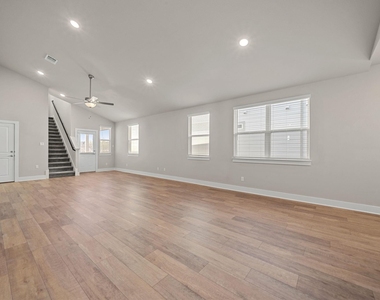 219 Pinnacle Lane - Photo Thumbnail 13