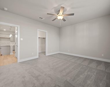 219 Pinnacle Lane - Photo Thumbnail 9