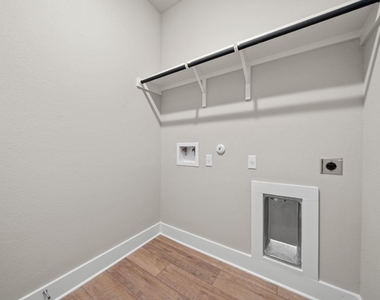 219 Pinnacle Lane - Photo Thumbnail 7