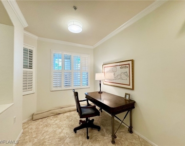 4884 Hampshire Court - Photo Thumbnail 13