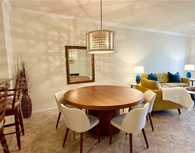 4884 Hampshire Court - Photo Thumbnail 5
