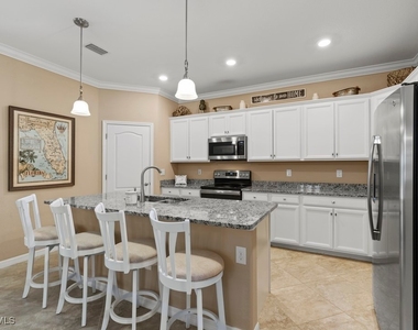 16148 Bonita Landing Circle - Photo Thumbnail 11