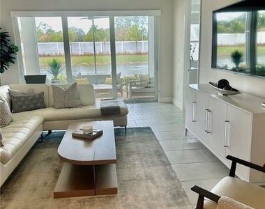 2555 Seychelles Drive - Photo Thumbnail 8