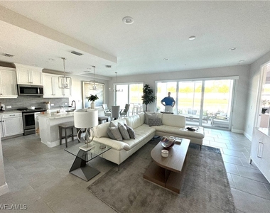 2555 Seychelles Drive - Photo Thumbnail 5