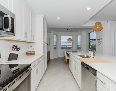 5651 Double Eagle Circle - Photo Thumbnail 8