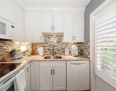 291 8th Avenue S - Photo Thumbnail 13
