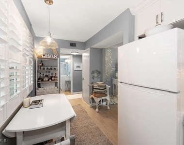 291 8th Avenue S - Photo Thumbnail 14