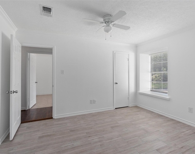 500 Shirleen Drive - Photo Thumbnail 21