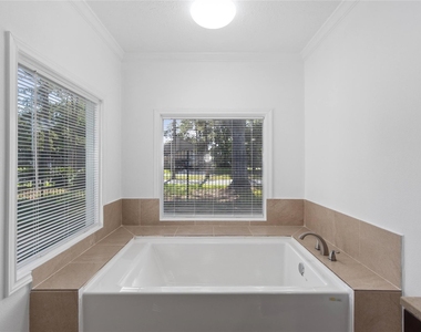 500 Shirleen Drive - Photo Thumbnail 25