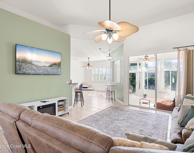 379 Pentland Drive - Photo Thumbnail 8