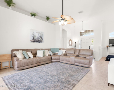 379 Pentland Drive - Photo Thumbnail 5