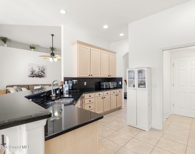 379 Pentland Drive - Photo Thumbnail 16