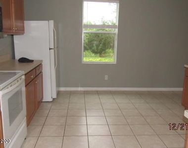 4281 Caparosa Circle - Photo Thumbnail 4