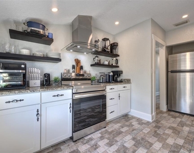 117 E Euclid Avenue - Photo Thumbnail 6