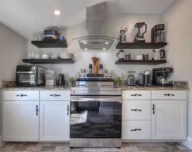 117 E Euclid Avenue - Photo Thumbnail 4