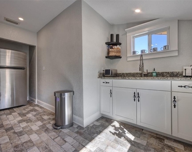 117 E Euclid Avenue - Photo Thumbnail 8